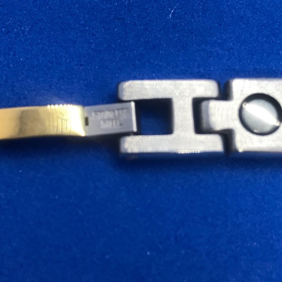 Stainless Steel 7 3/4” MPM 2-tone Link Bracelet - Picture 6 of 9